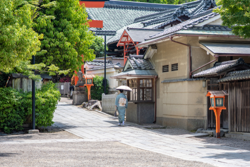 神社　道