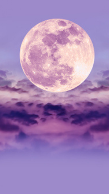 紫の雲と月の画像