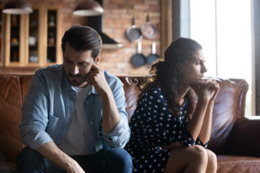 傷つきたくないから離れる人の特徴と心理｜｜前に進むための対処法と考え方でもっと恋愛も人間関係もポジティブになれる