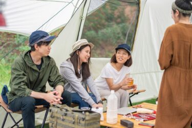 男友達と遊ぶときに彼氏に報告は必要？男友達と遊ぶと彼女にいわれたときの男性の心理とは？